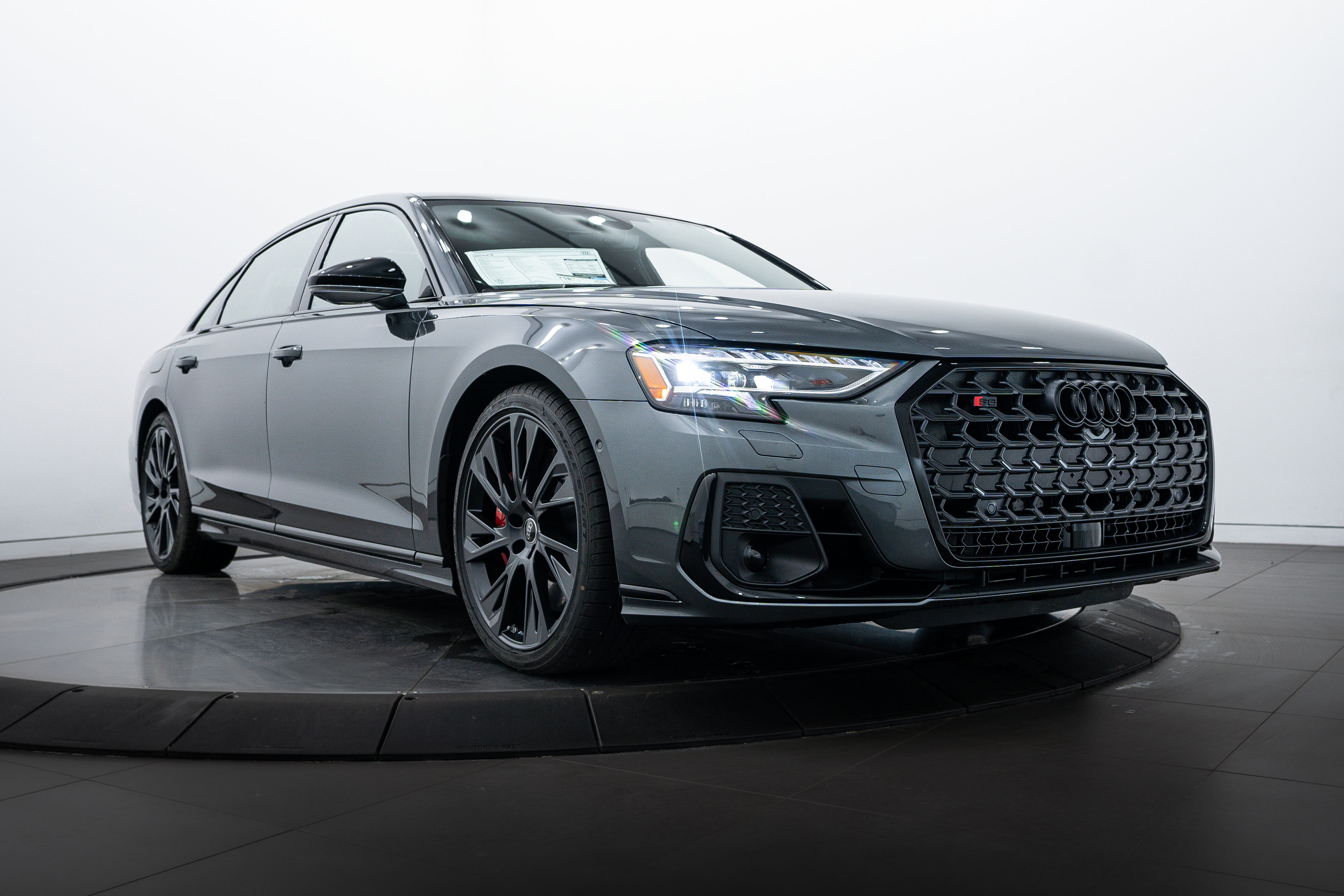 New 2025 Daytona Gray Audi 4.0T image 1