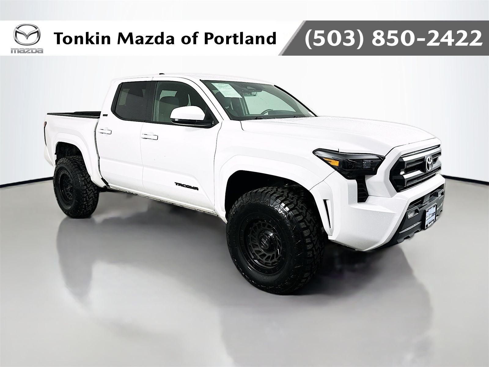 2025 Toyota Tacoma SR5's photo