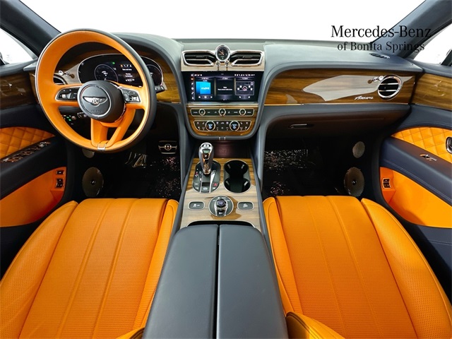 2023 Bentley Bentayga Azure photo 4