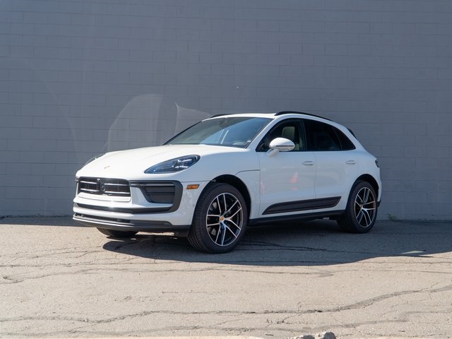 2024 Porsche Macan Base's photo