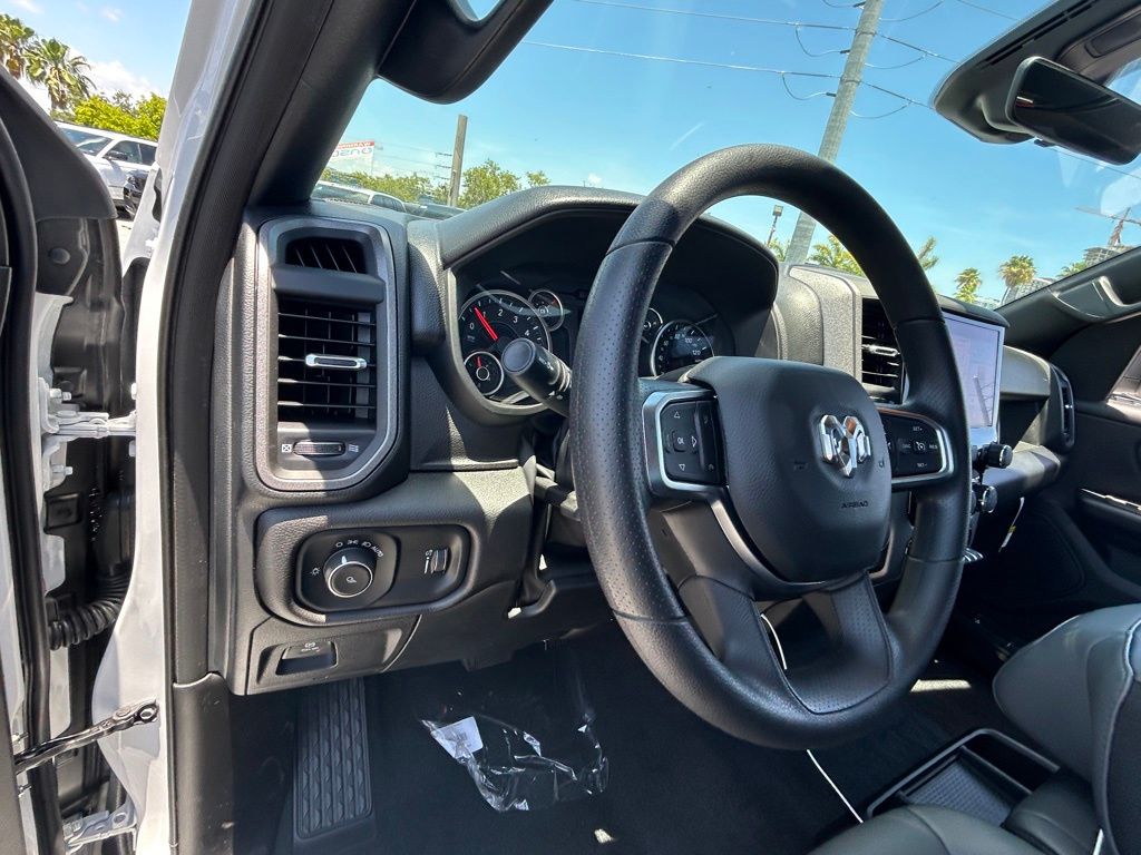 2025 Ram 1500 Tradesman photo 25