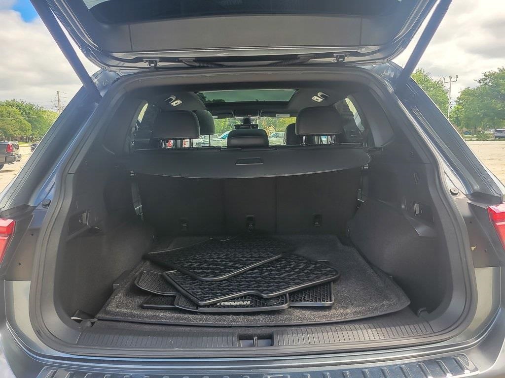 2021 Volkswagen Tiguan SEL Premium R-Line photo 12