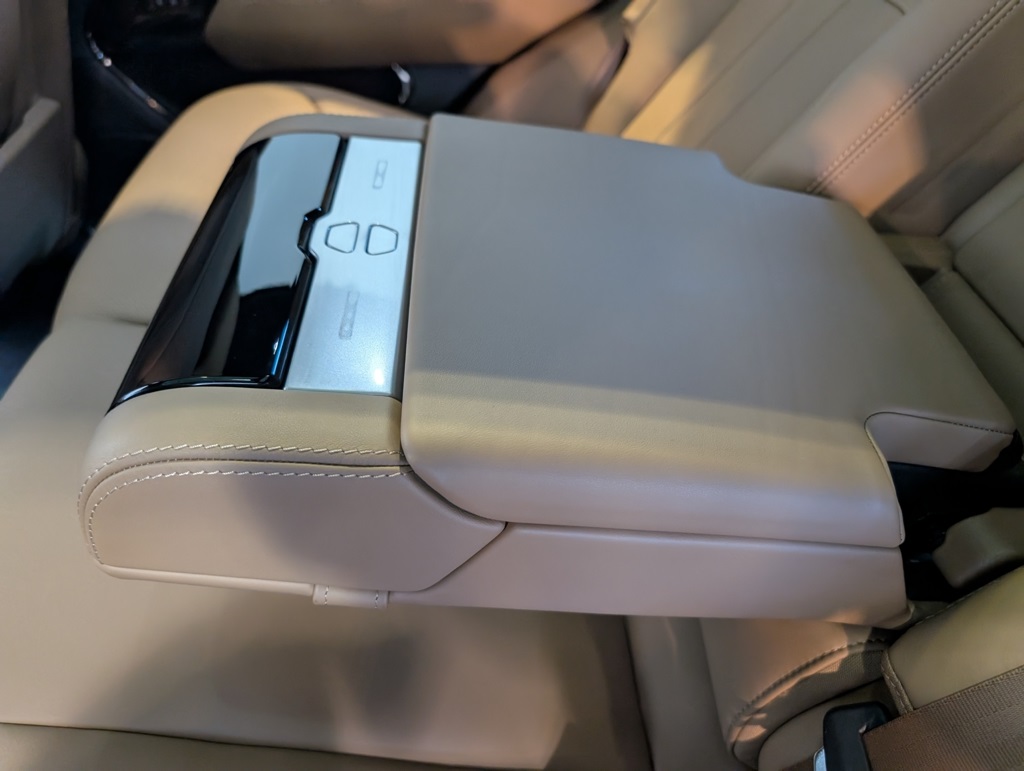 2025 Land Rover Range Rover Sport SE photo 20