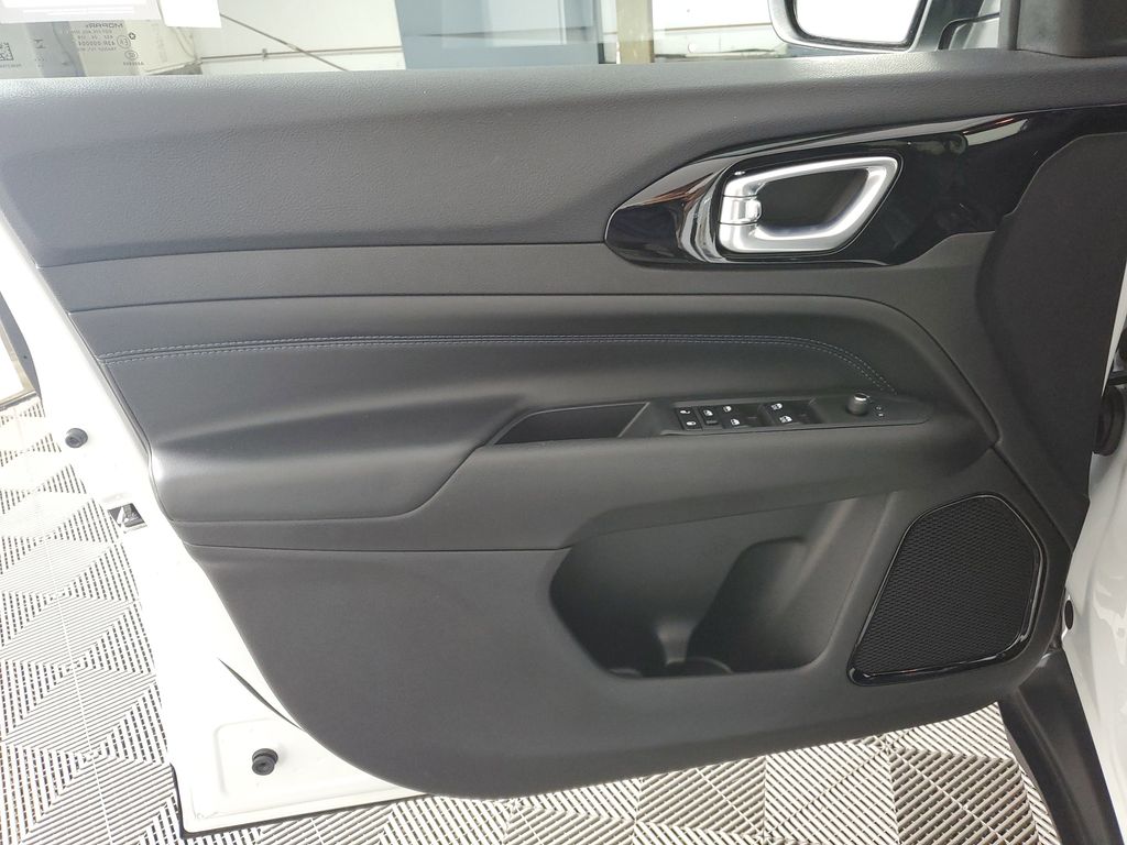 2025 Jeep Compass Latitude photo 22