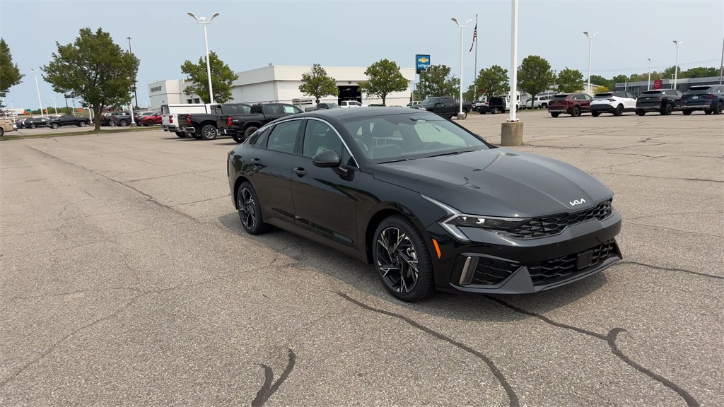 2025 Kia K5 GT-Line photo 2