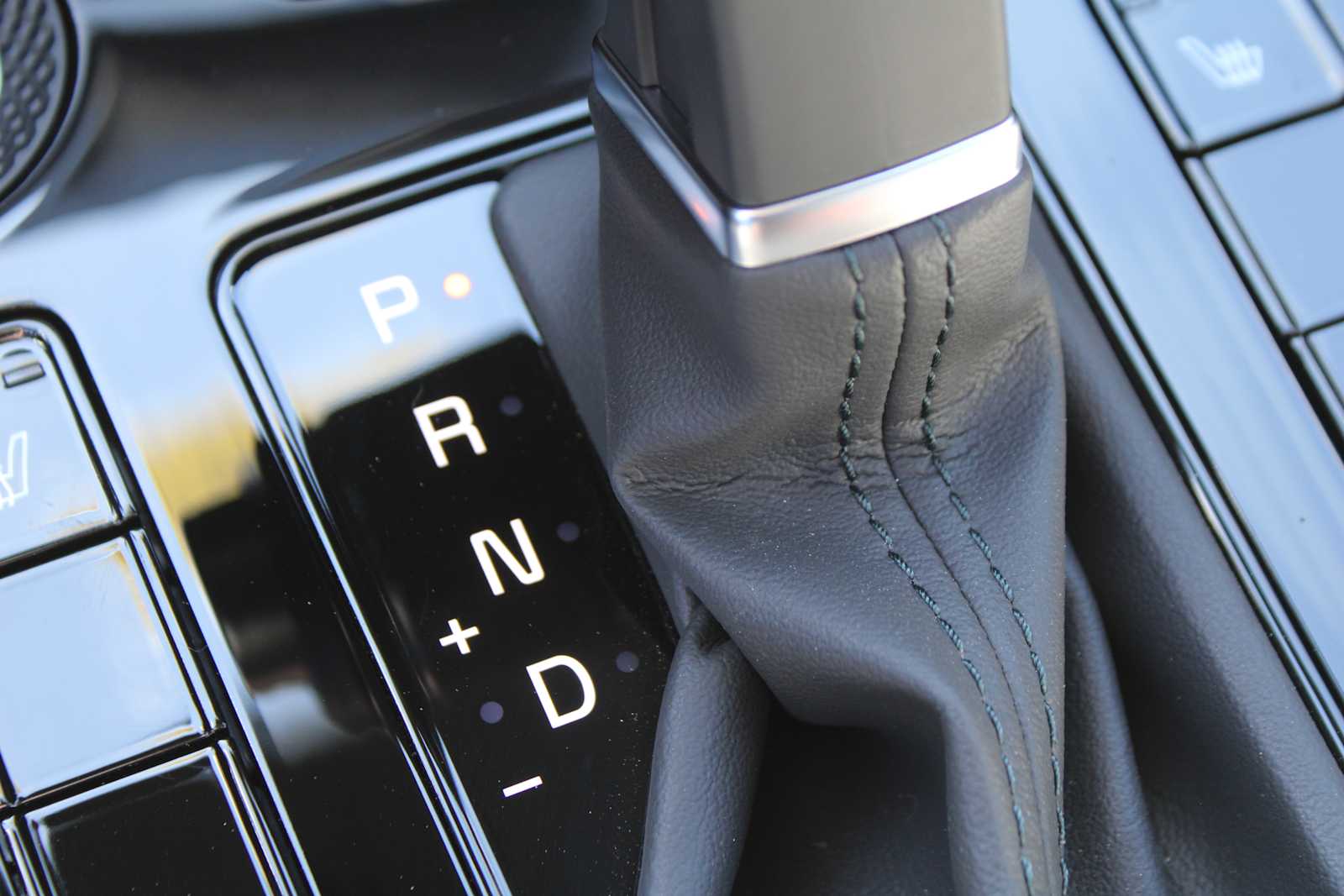 2025 Kia Niro EX photo 29