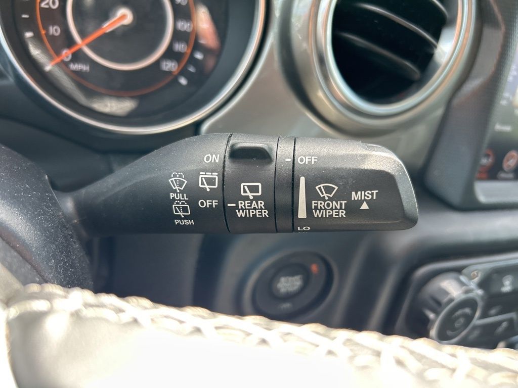 2022 Jeep Wrangler Unlimited Sahara photo 21