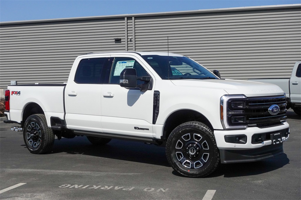 2025 Ford F-250 Platinum photo 2