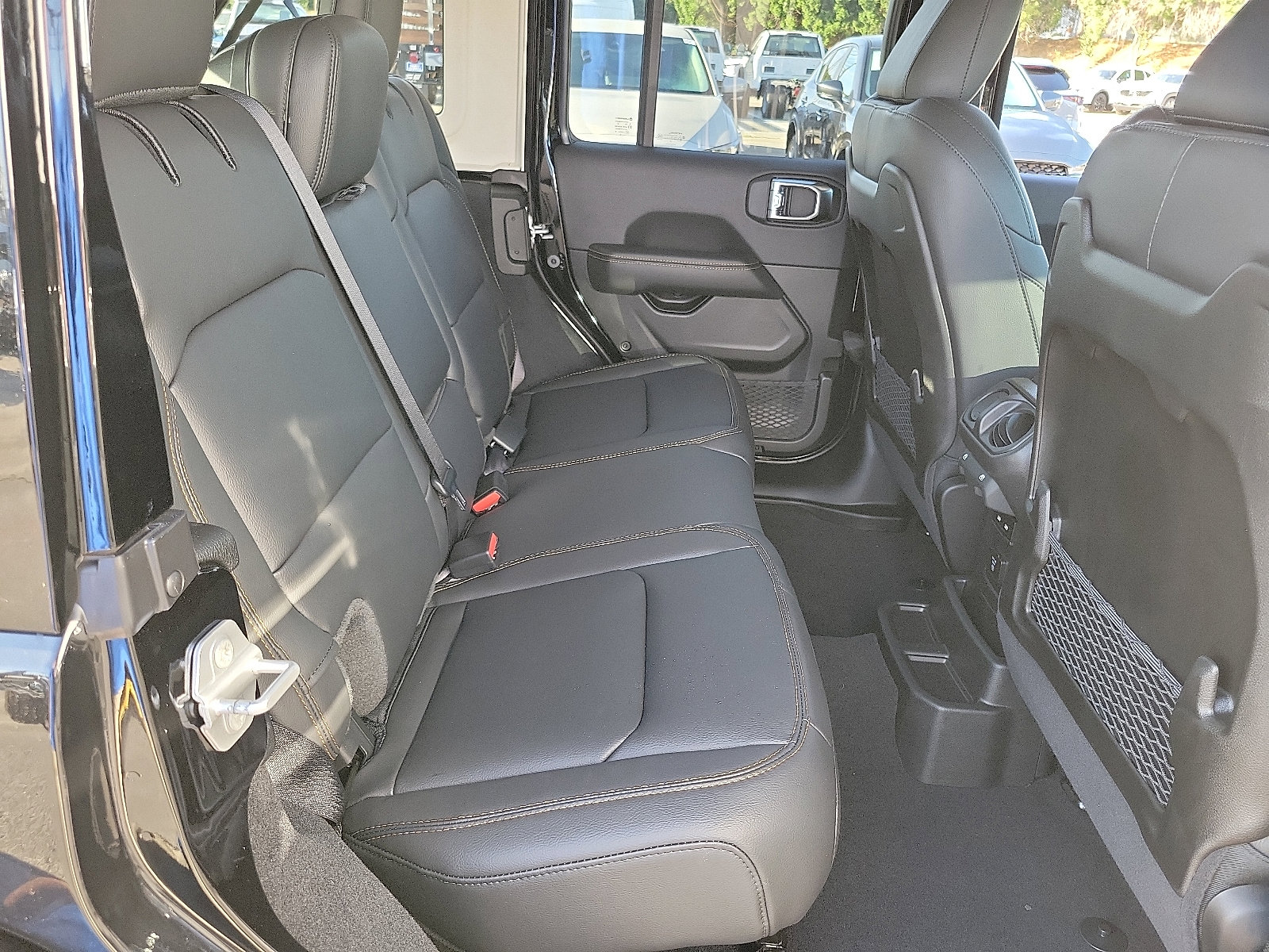 2025 Jeep Wrangler Sahara photo 16