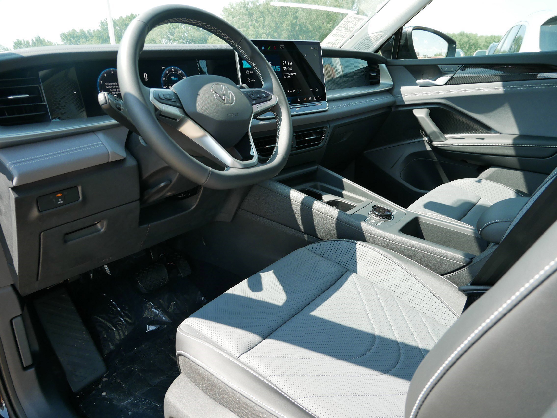 2025 Volkswagen Tiguan SE photo 4