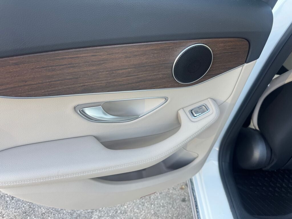 2020 Mercedes Benz C 300 4MATIC Sedan photo 16