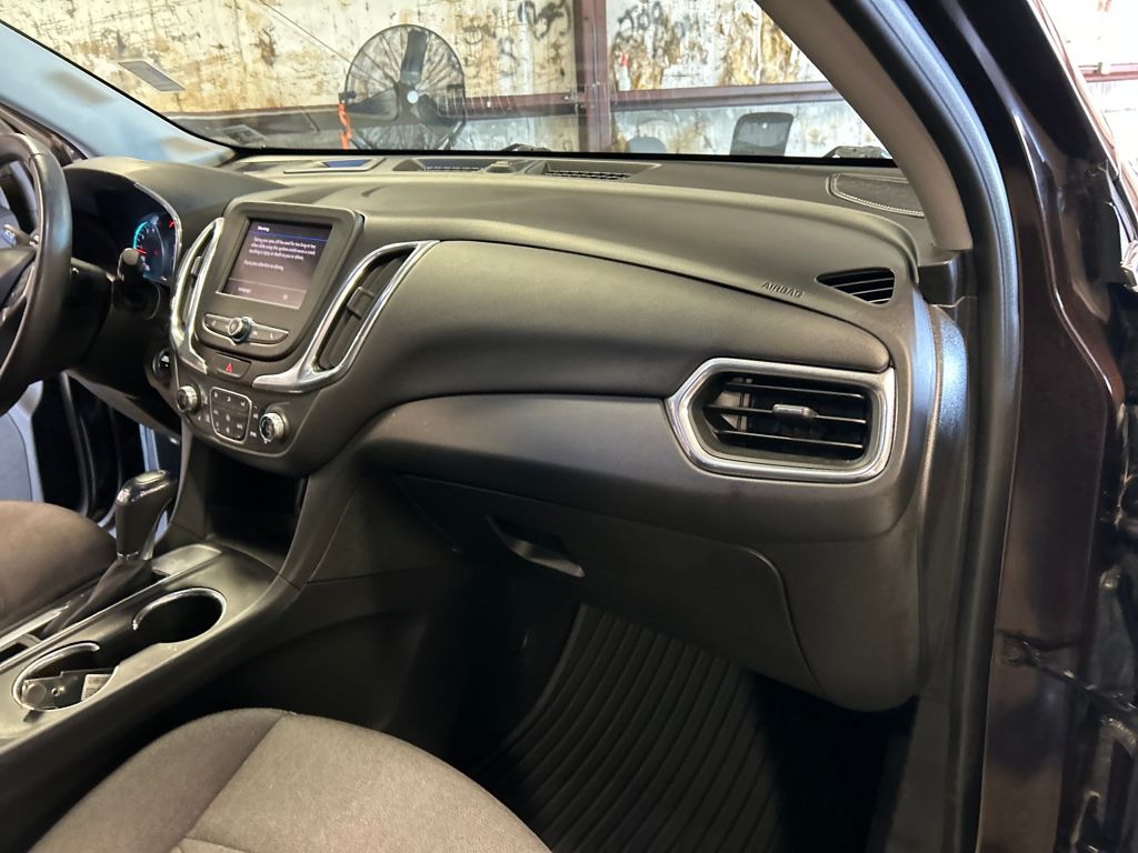 2020 Chevrolet Equinox LT photo 25