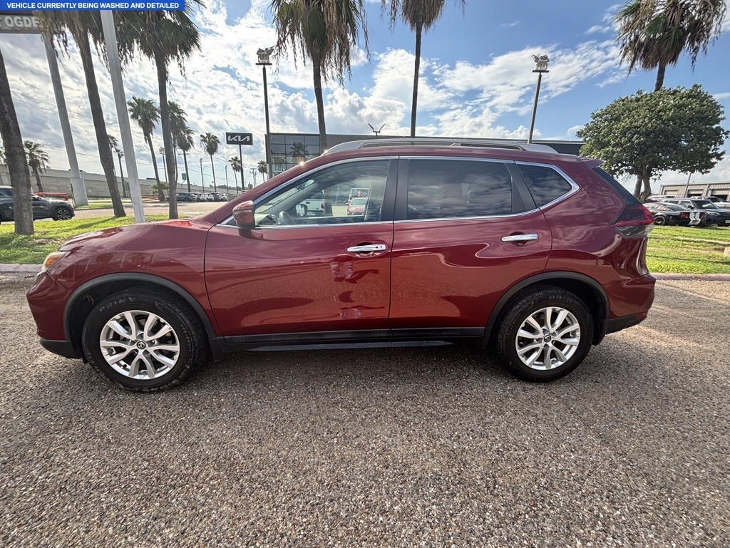 2020 Nissan Rogue SV photo 4