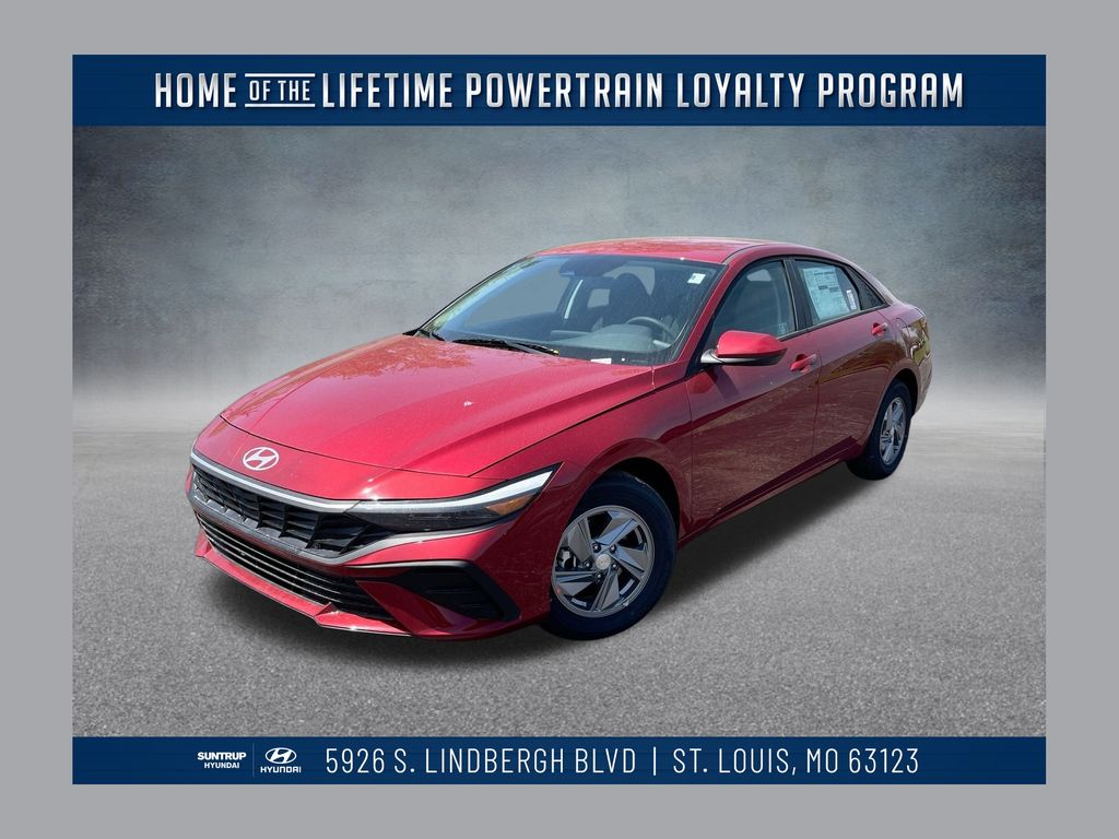 2025 Hyundai Elantra SE's photo