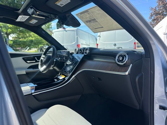 2026 Mercedes Benz GLC 300 4MATIC photo 23