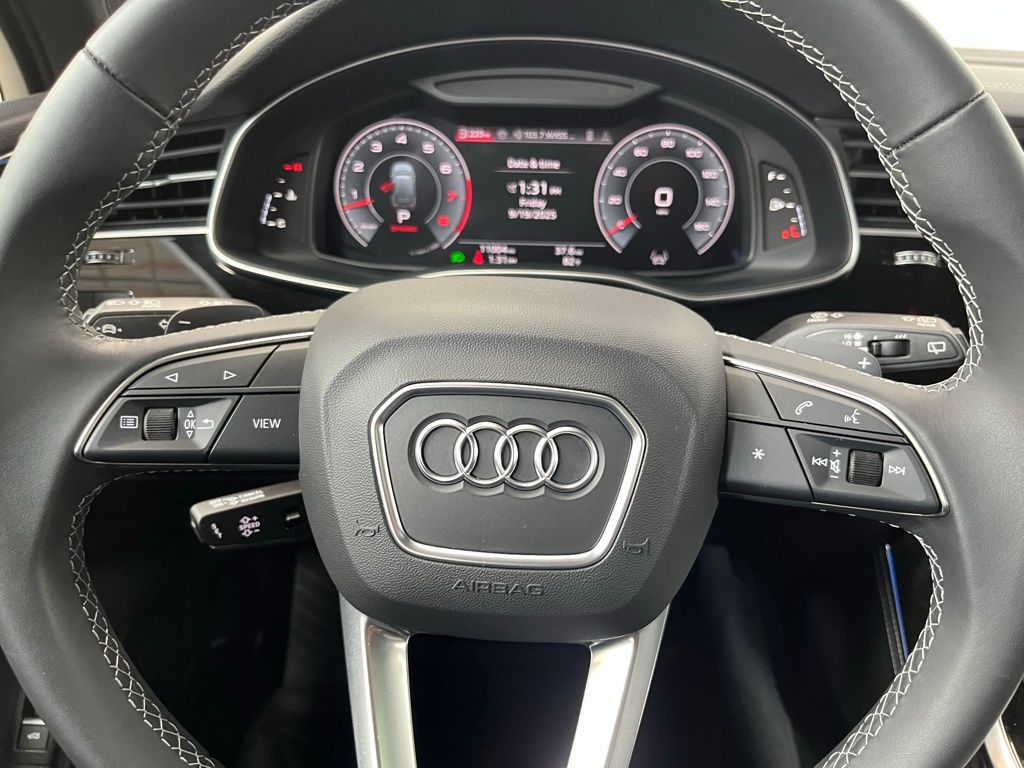 2025 Audi Q7 55 Premium Plus photo 18