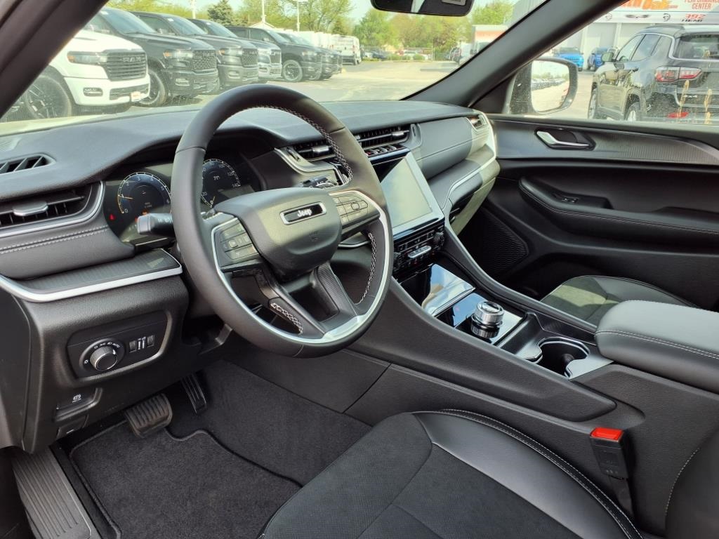 2025 Jeep Grand Cherokee Altitude X photo 7