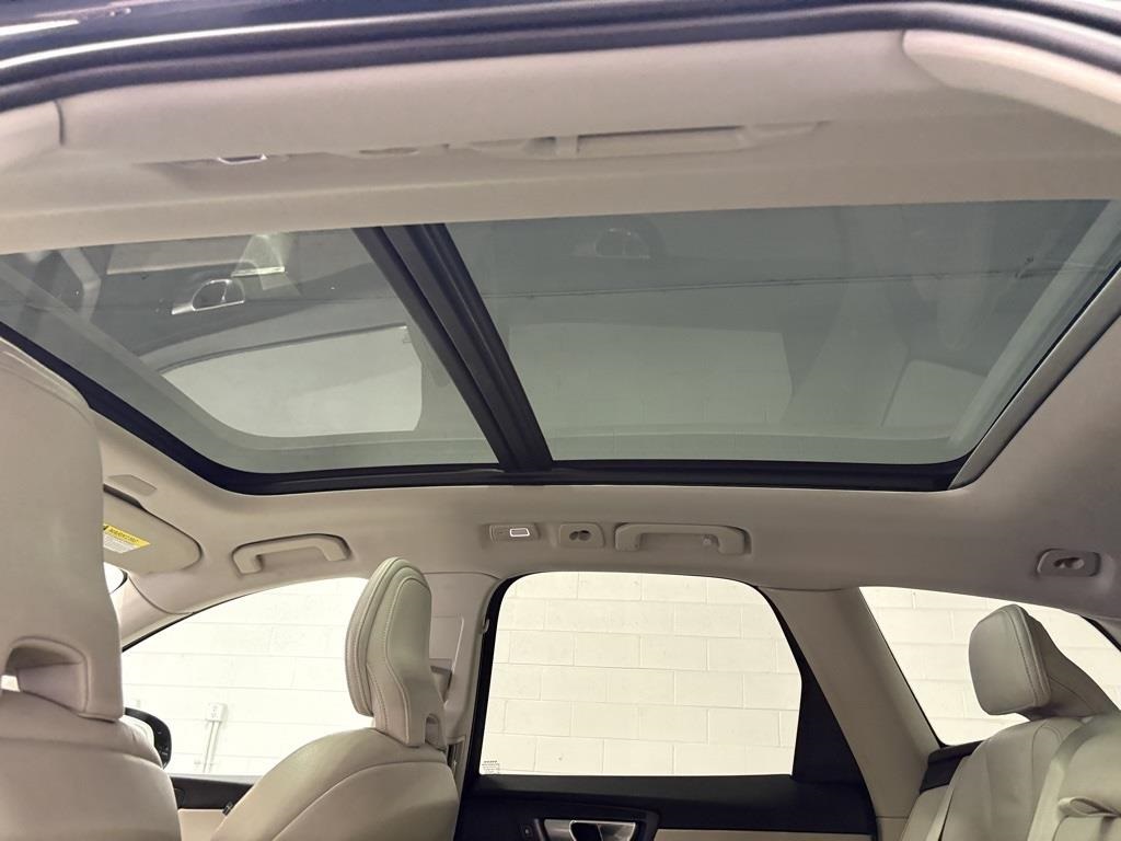 2024 Volvo XC60 B5 Plus photo 15