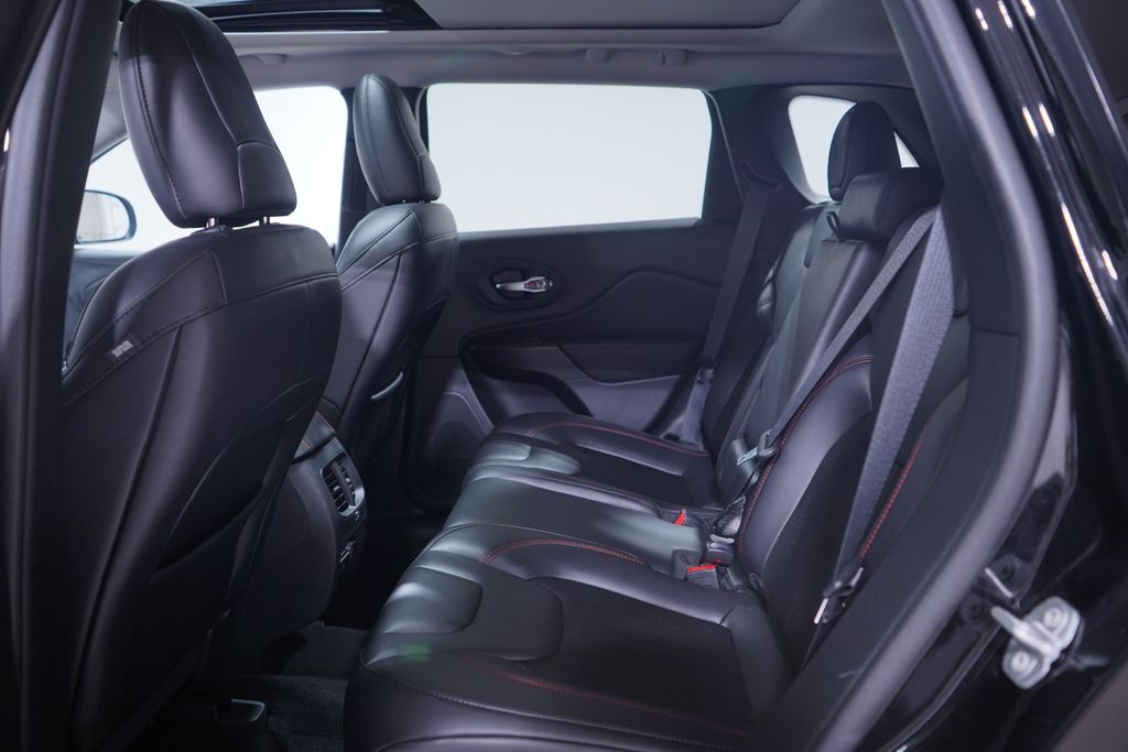 2020 Jeep Cherokee Trailhawk photo 8