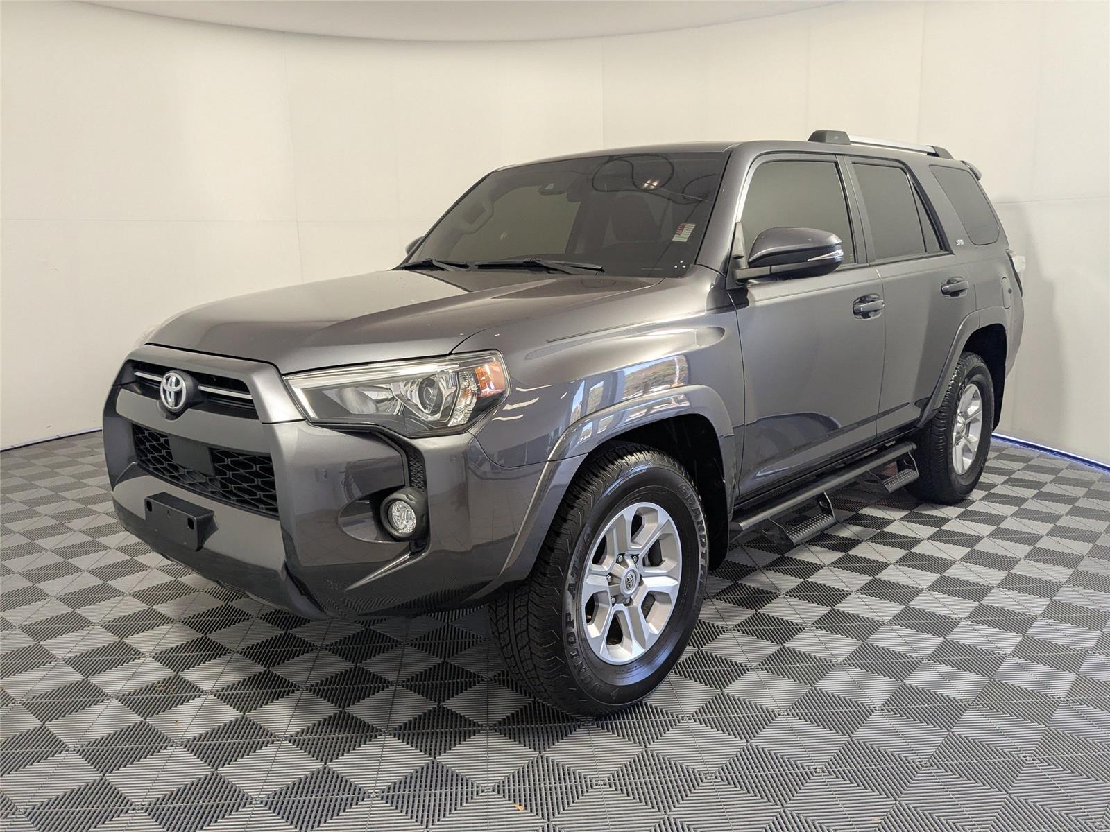 2023 Toyota 4Runner SR5 Premium's photo