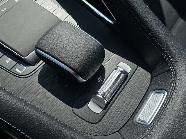 2026 Mercedes Benz GLS 450 4MATIC photo 25