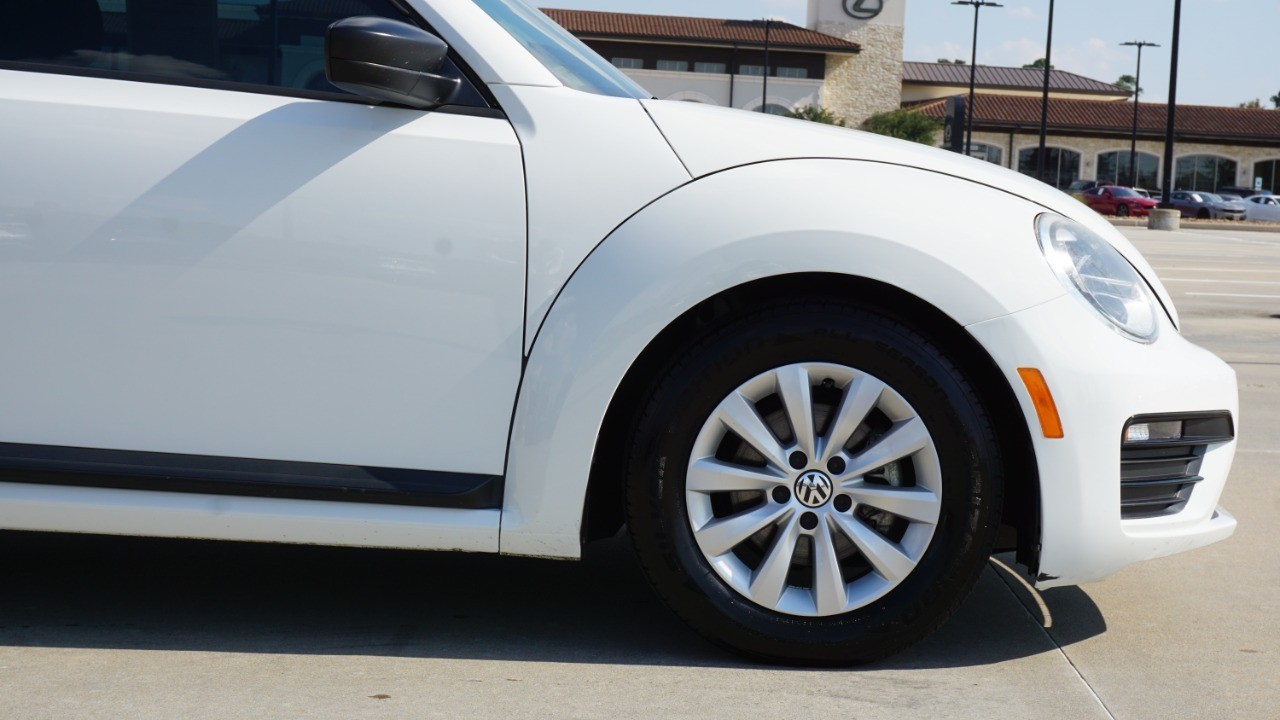 2017 Volkswagen Beetle Classic photo 7