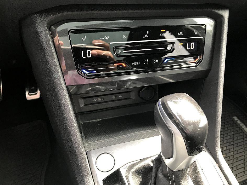 2022 Volkswagen Tiguan SEL Premium R-Line photo 17