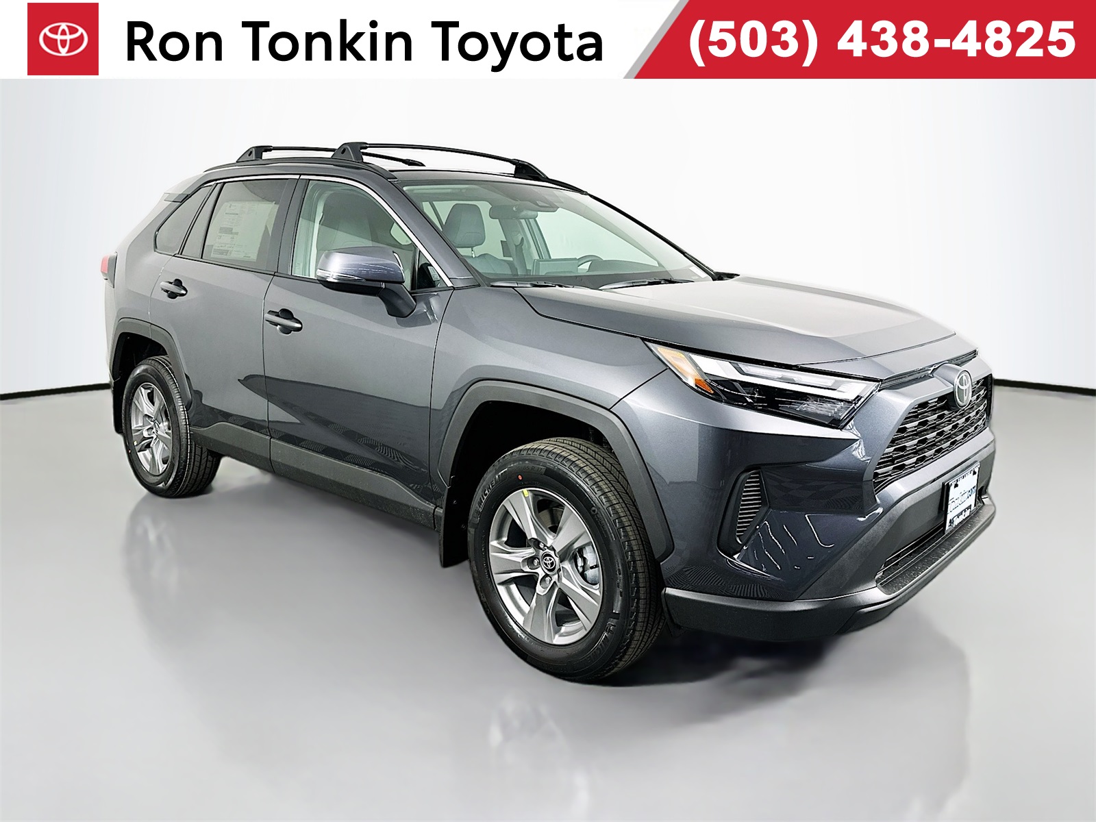 2025 Toyota RAV4 XLE's photo