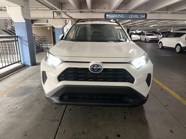 2024 Toyota RAV4 Hybrid XLE photo 2