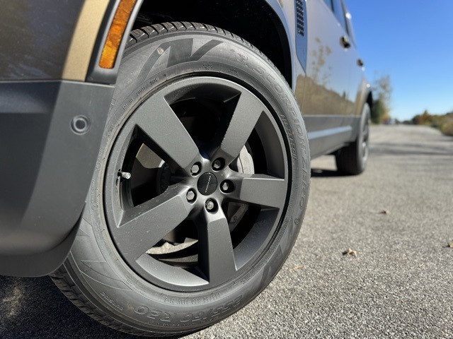 2026 Land Rover Defender 110 S photo 2