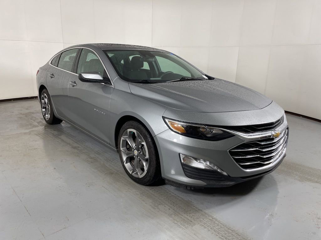 2023 Chevrolet Malibu 1LT photo 2