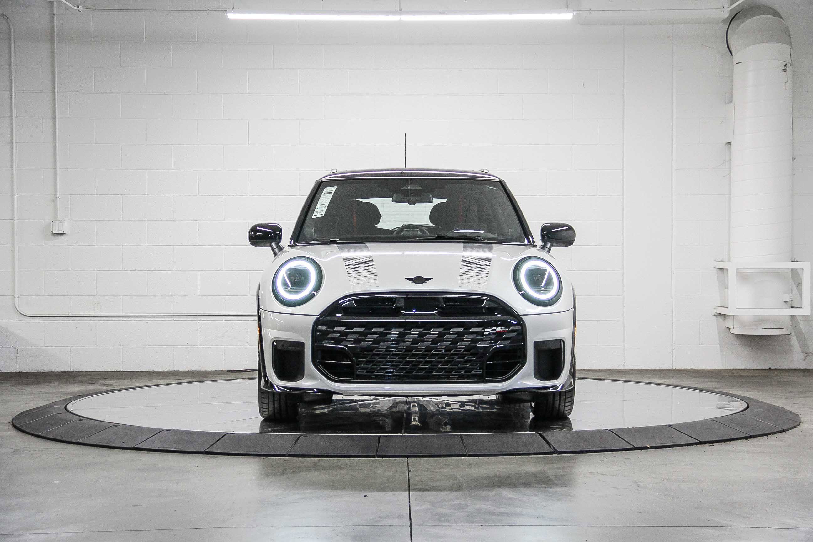 2026 Mini Cooper Hardtop S 2 Door Iconic photo 2