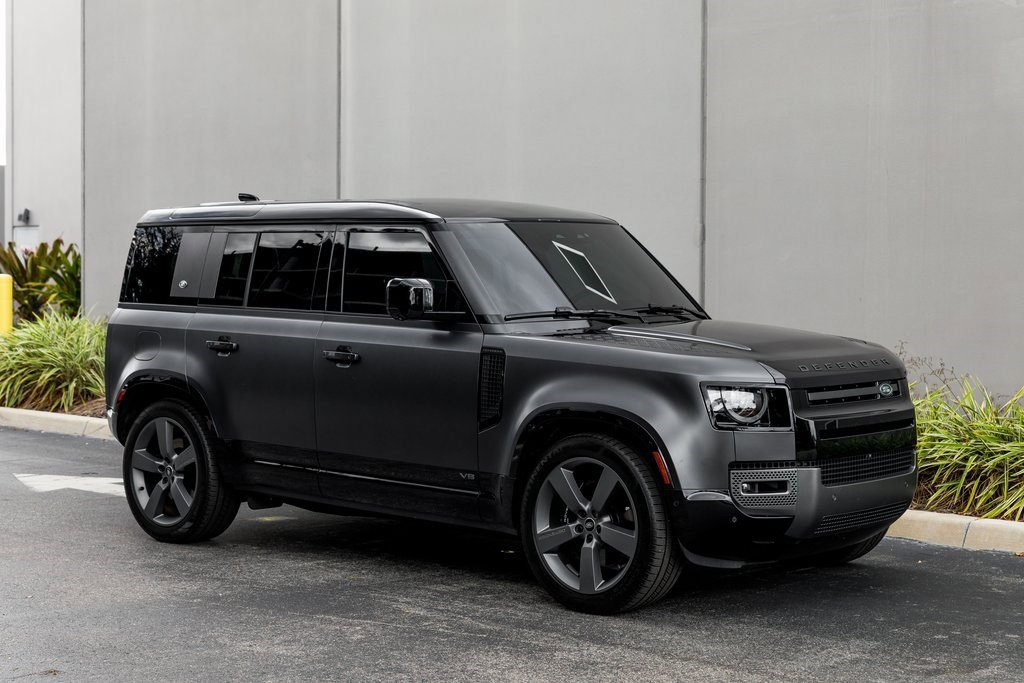 2024 Land Rover Defender Carpathian Edition photo 7