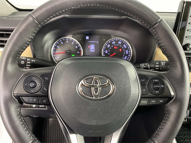 2022 Toyota RAV4 XLE photo 8
