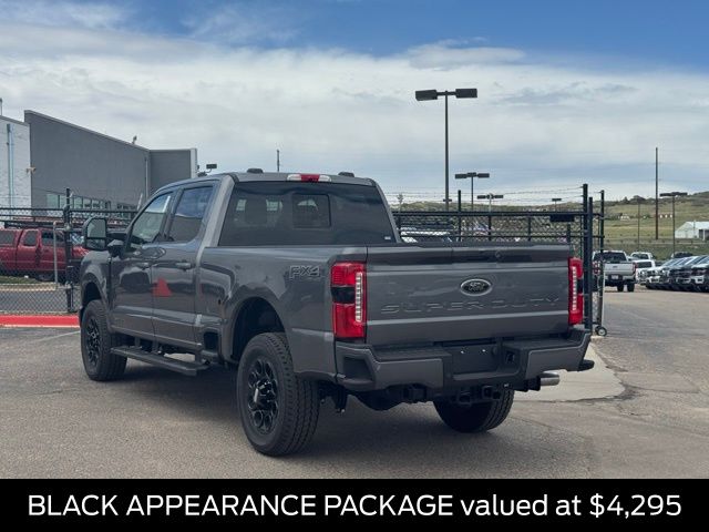2025 Ford F-350 Lariat photo 3