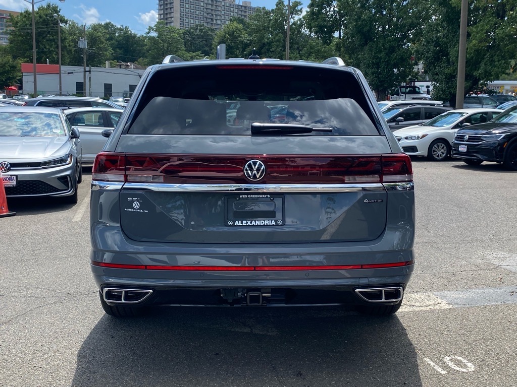 2025 Volkswagen Atlas SEL Premium R-Line photo 3