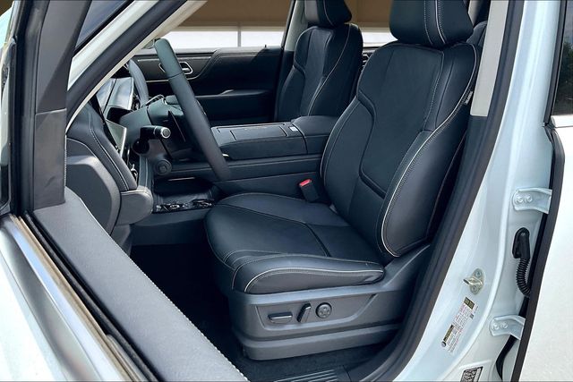 2026 Infiniti QX80 Luxe photo 25