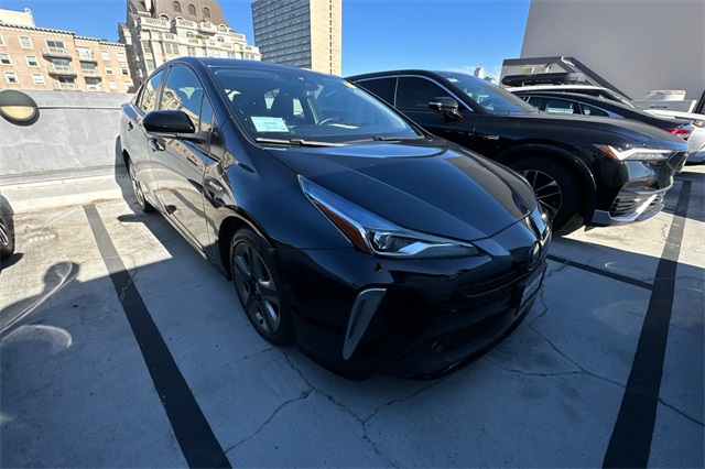 2022 Toyota Prius XLE photo 2