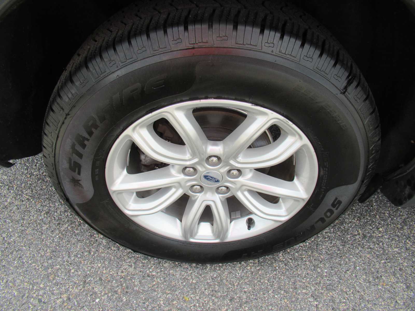 2021 Ford Explorer Base photo 7