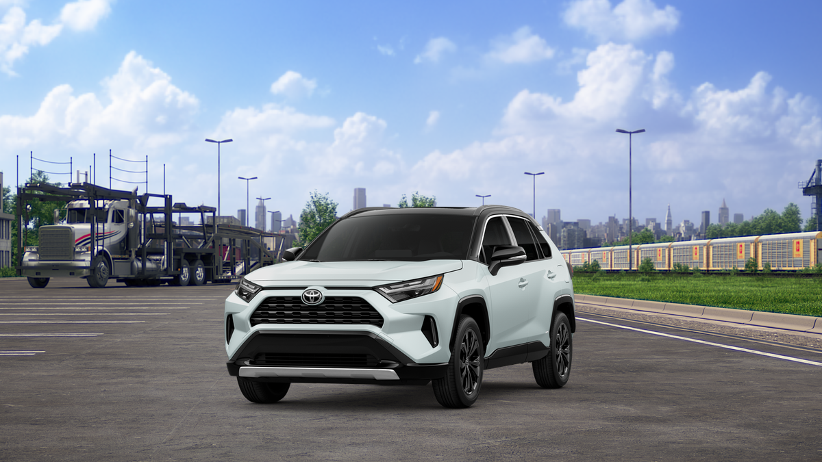 2025 Toyota RAV4 XSE's photo