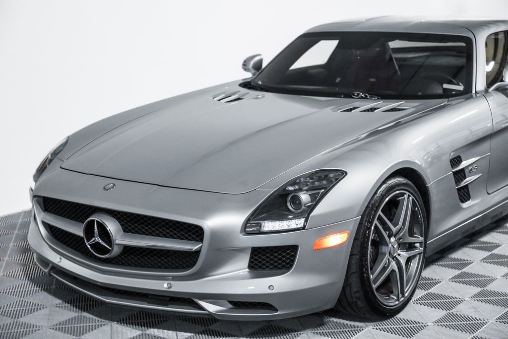 2011 Mercedes Benz SLS AMG photo 22