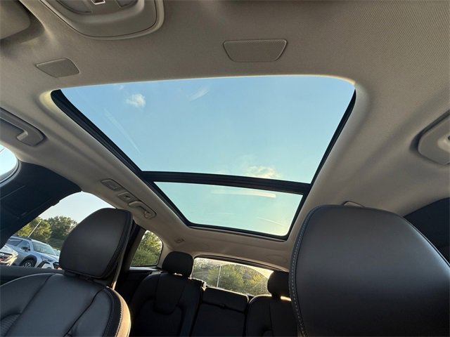 2023 Volvo XC60 Ultimate photo 3