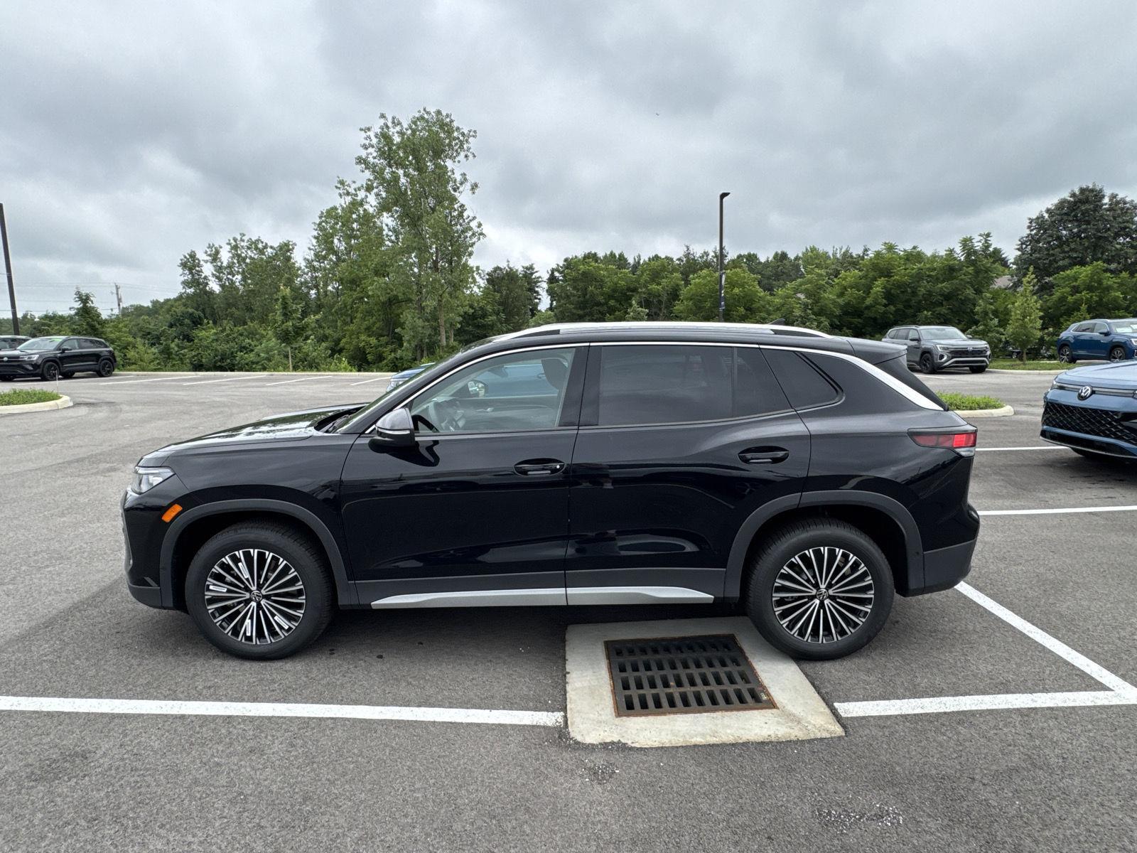 2025 Volkswagen Tiguan S photo 8