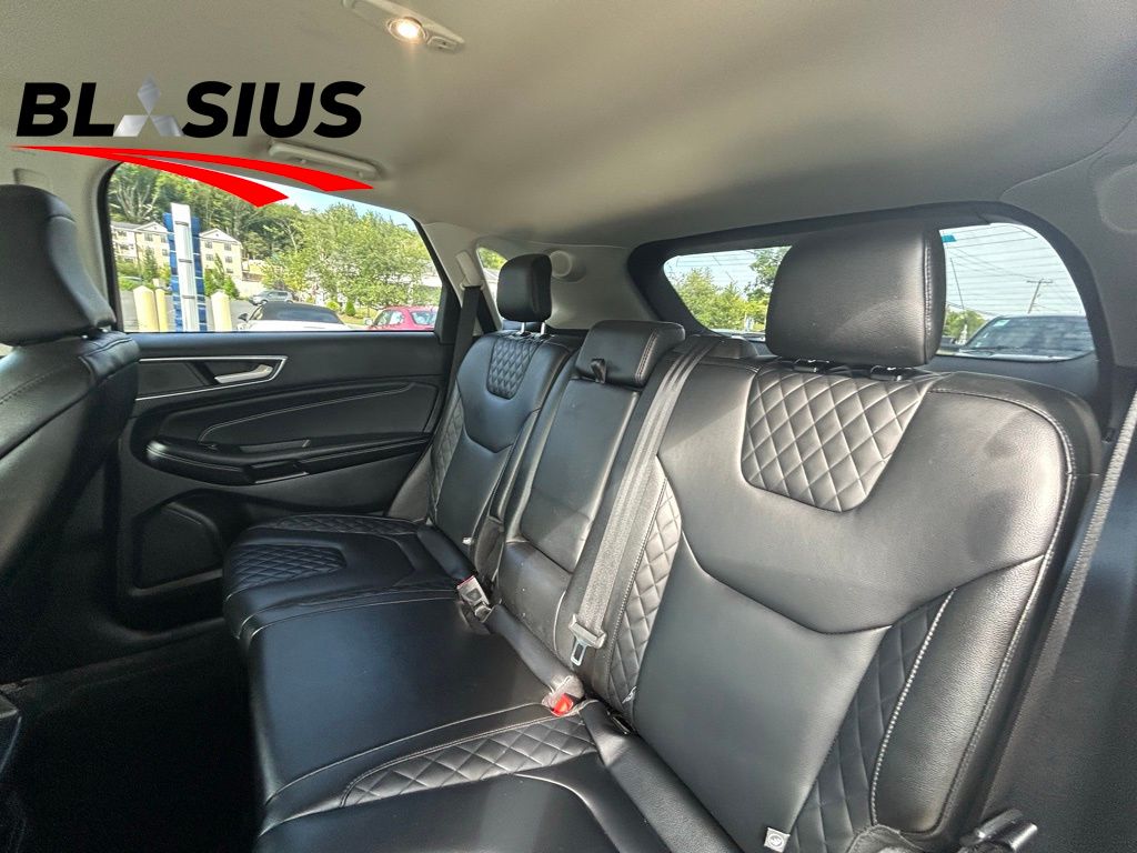 2023 Ford Edge Titanium photo 12