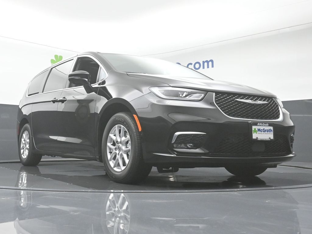 2025 Chrysler Pacifica photo 21