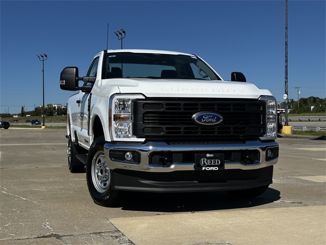 2025 Ford F-350 XL photo 2
