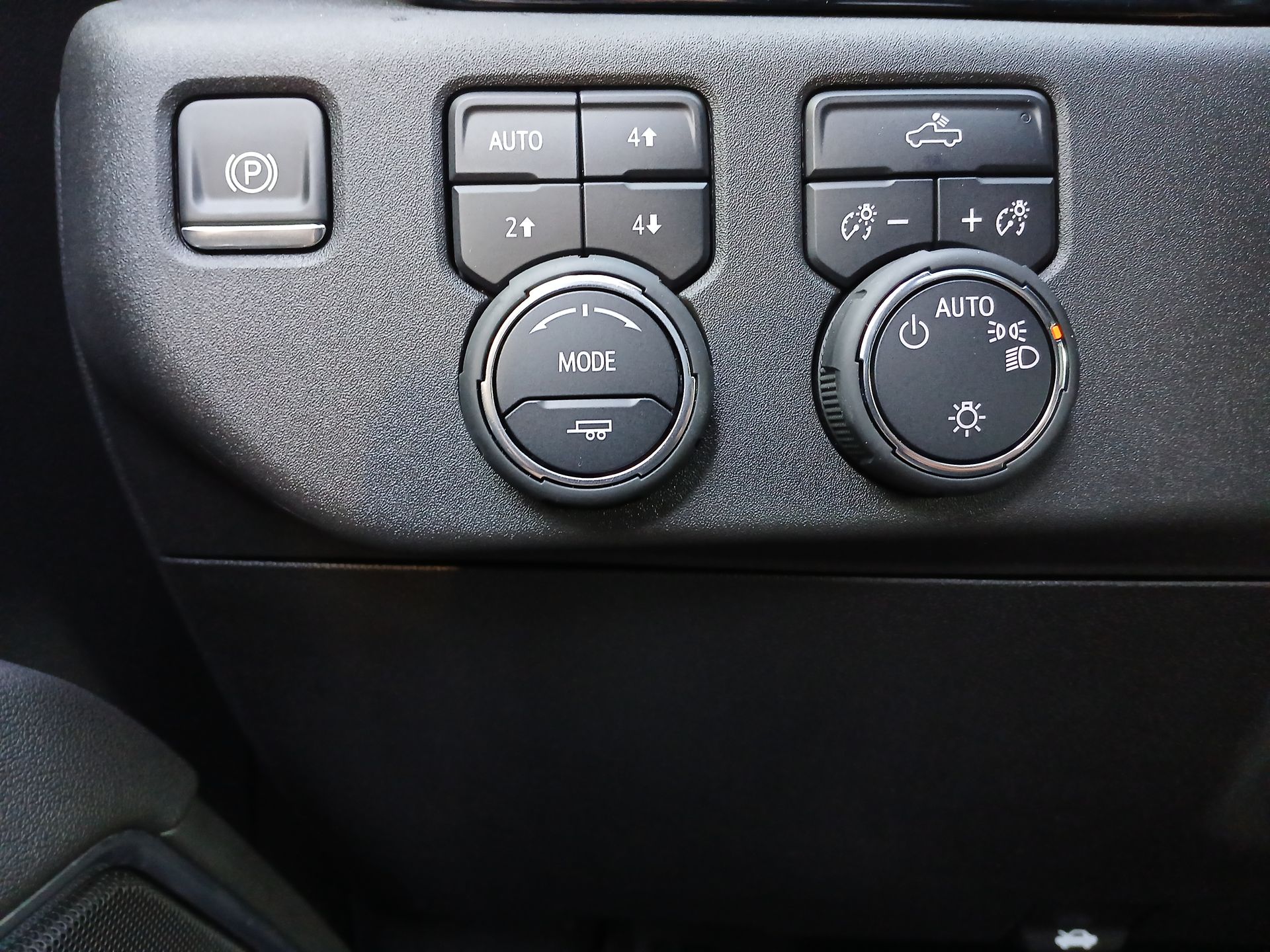 2025 Chevrolet Silverado 1500 LT photo 17