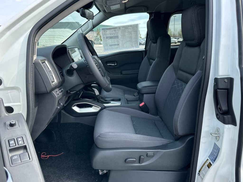 2025 Nissan Frontier SV photo 8