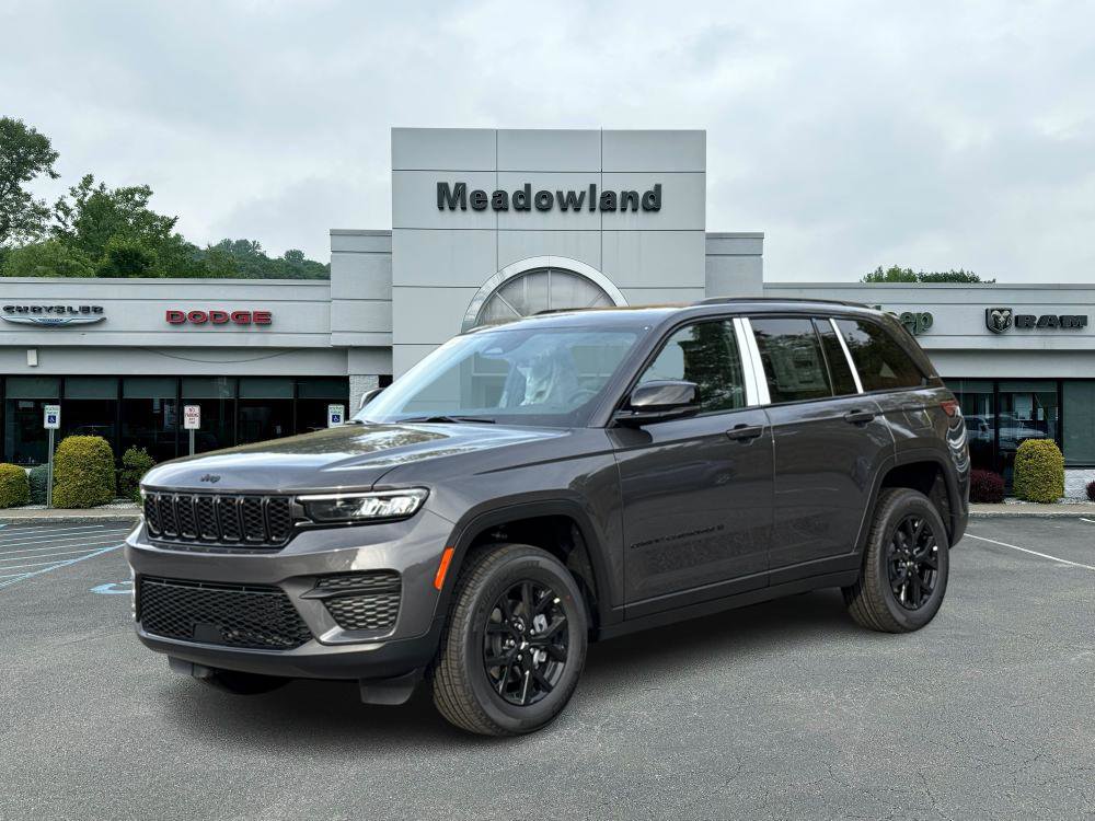 2025 Jeep Grand Cherokee Altitude's photo