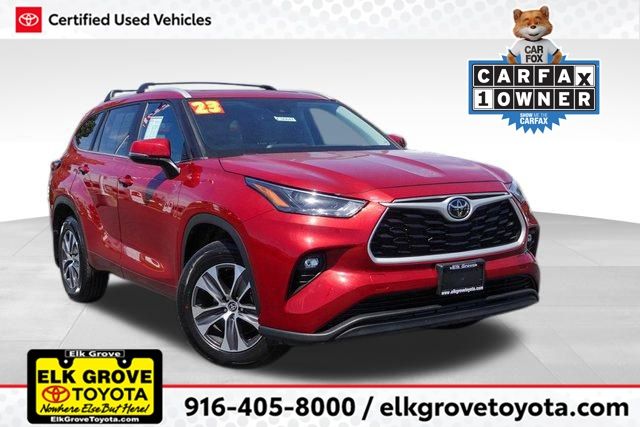 2023 Toyota Highlander XLE's photo